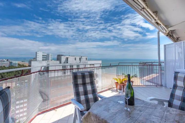 Splendido Attico, Piscina E Vista Mare Διαμέρισμα Λινιάνο Σαμπιαντόρο Εξωτερικό φωτογραφία